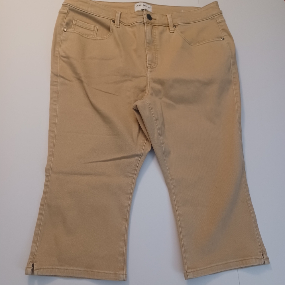 Lane Bryant Capris Sz 18